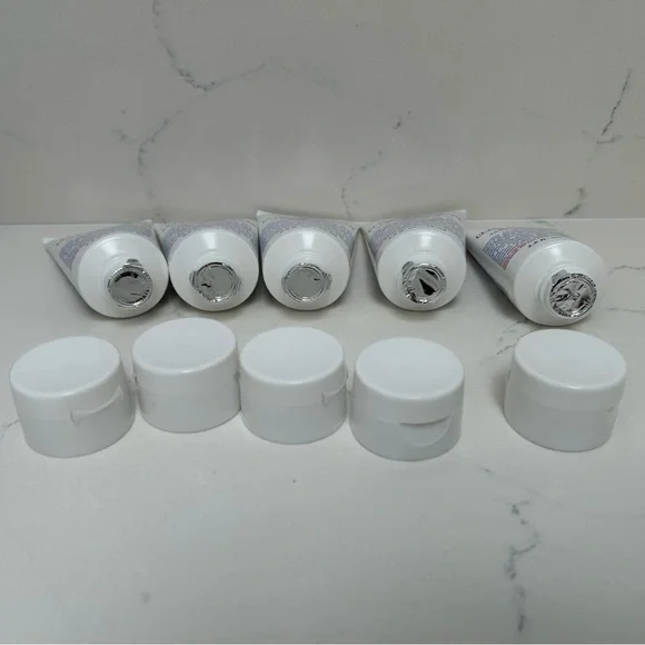 Kiehl’s Ultimate Strength Hand Salve - Picture 3 of 4